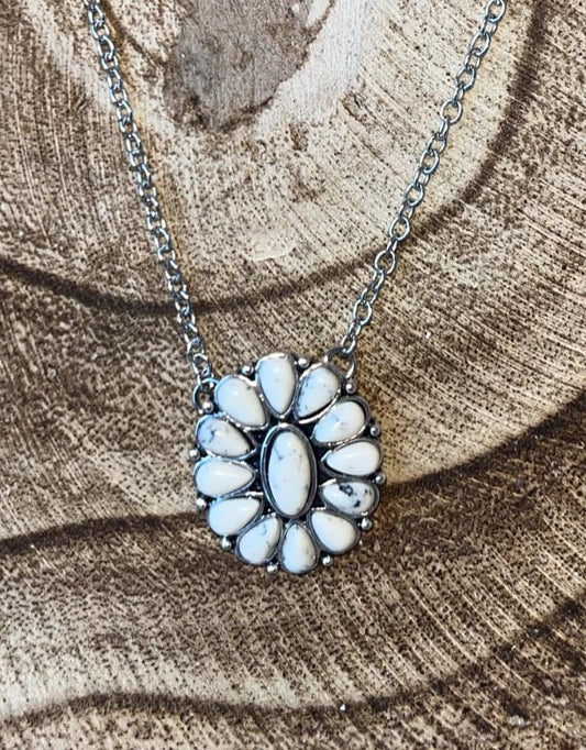 BOHO FLOWER NECKLACE