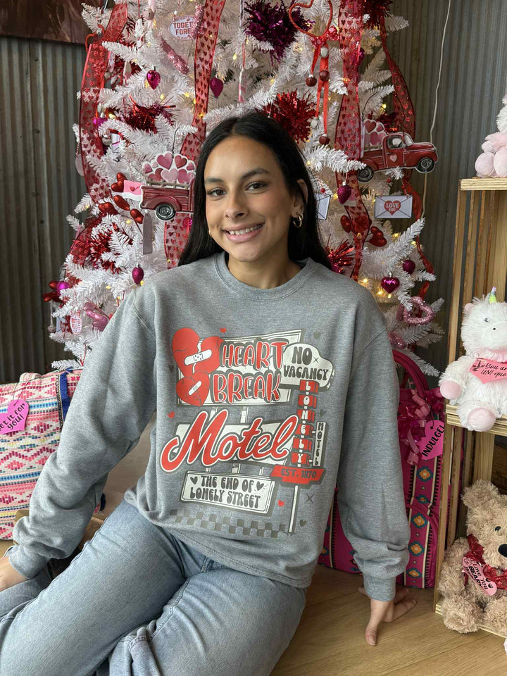 HEARTBREAK MOTEL VALENTINE GRAPHIC CREWNECK