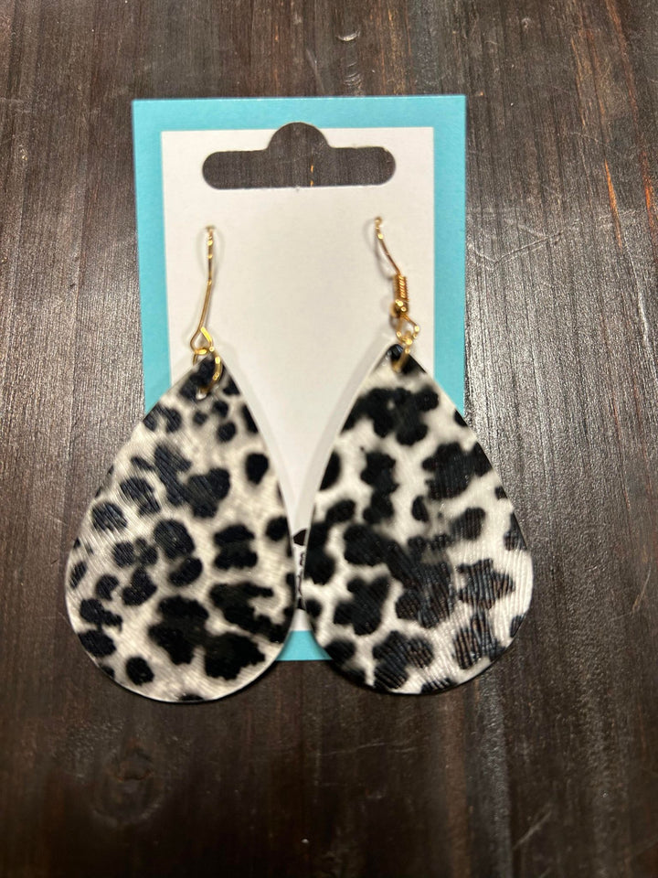 ANIMAL PRINT TEAR DROP EARRINGS