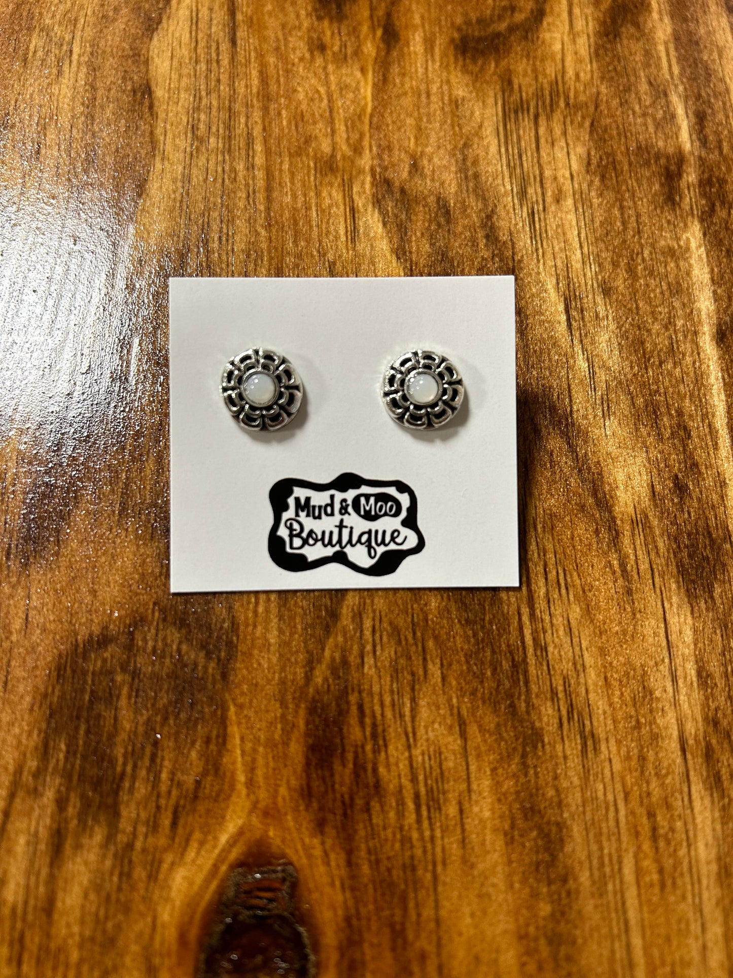 PEARL STUD EARRINGS